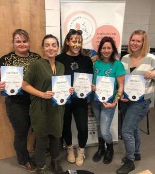 Přidej se i ty mezi absolventky a absolventy našich kurzů malování na obličej pro začátečníky i pokročilé. Poslední volná...